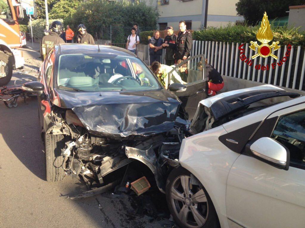Le auto distrutte nell'incidente