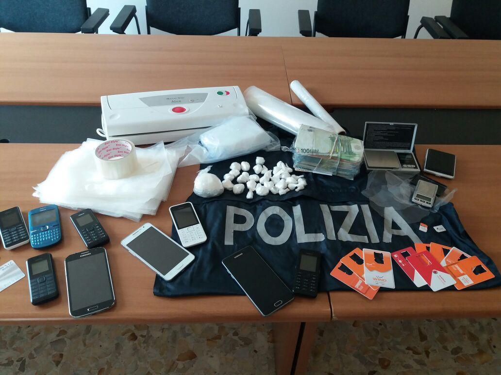 Reggio Emilia: tre spacciatori in manette, sequestrato mezzo chilo di cocaina