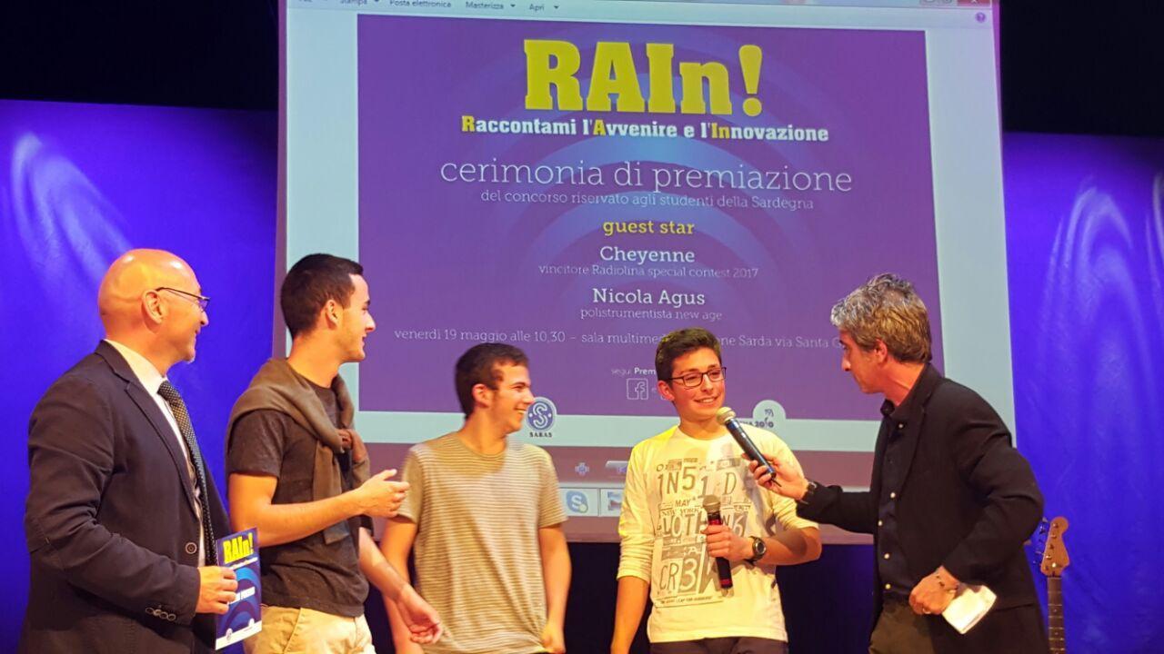 Il ragazzi del liceo "Fermi" di Nuoro che hanno vinto il premio "RAIn!"