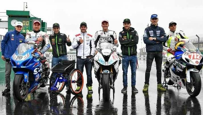 Emiliano Malagoli (nella moto al centro) sul circuito di Le Mans
