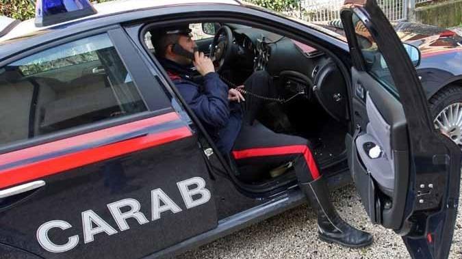Minaccia l’anziana madre arrestato un buttafuori
