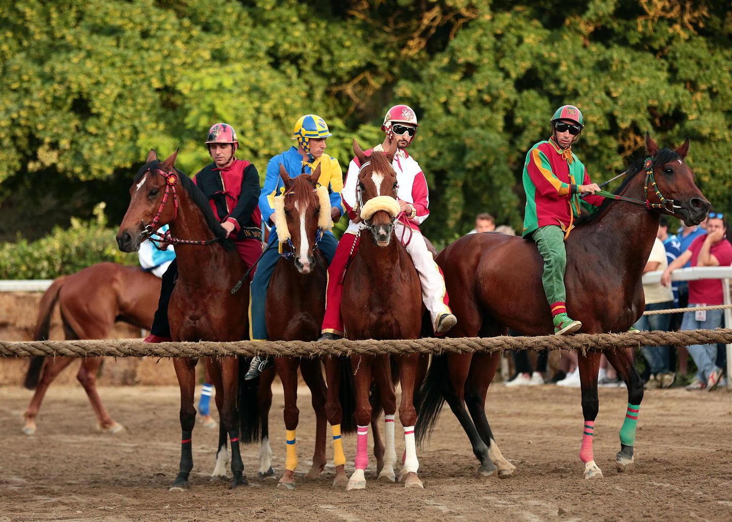 San Pierino, corsa a rischio per l’infortunio del cavallo 
