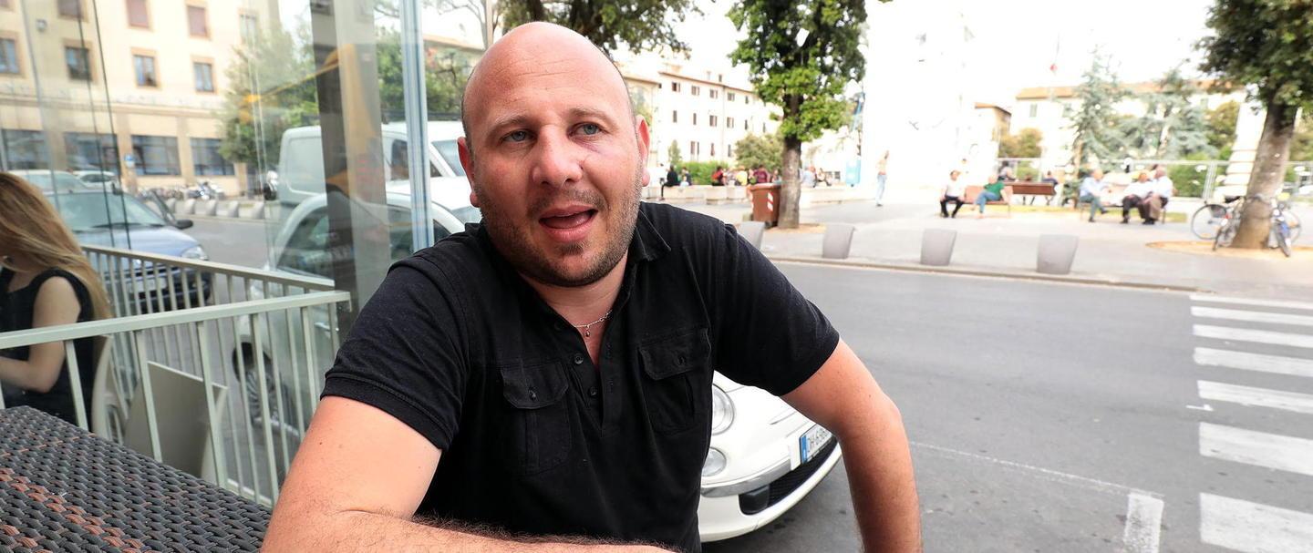 Pasticcere aggredito, ma sventa la rapina 
