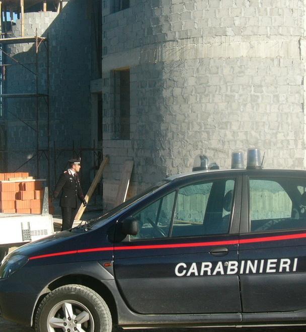 Ampliamento resort con lavoratori in nero, multe per 37mila euro 