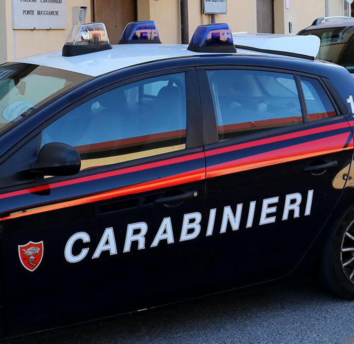 Minaccia la madre per anni: arrestato un buttafuori