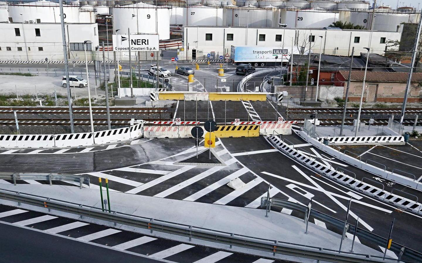 Riapre il passaggio a livello per Tirrenia 