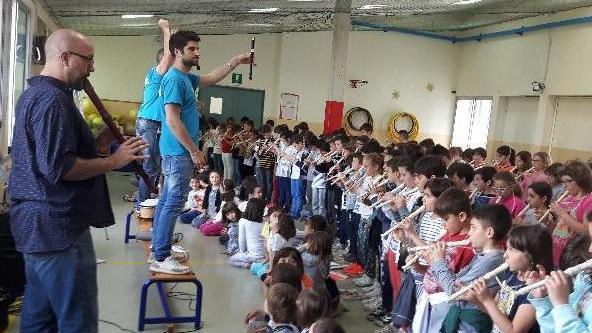 La primaria Carducci sale sul palco