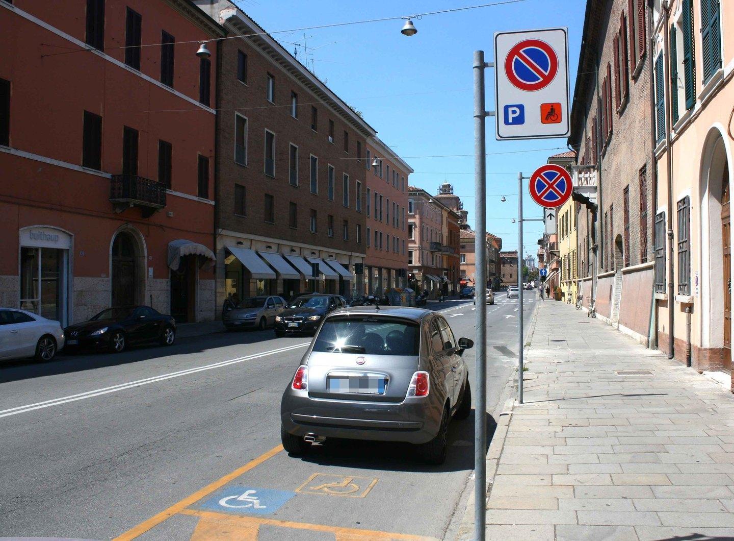 Lotta senza quartiere agli abusivi del pass disabili 