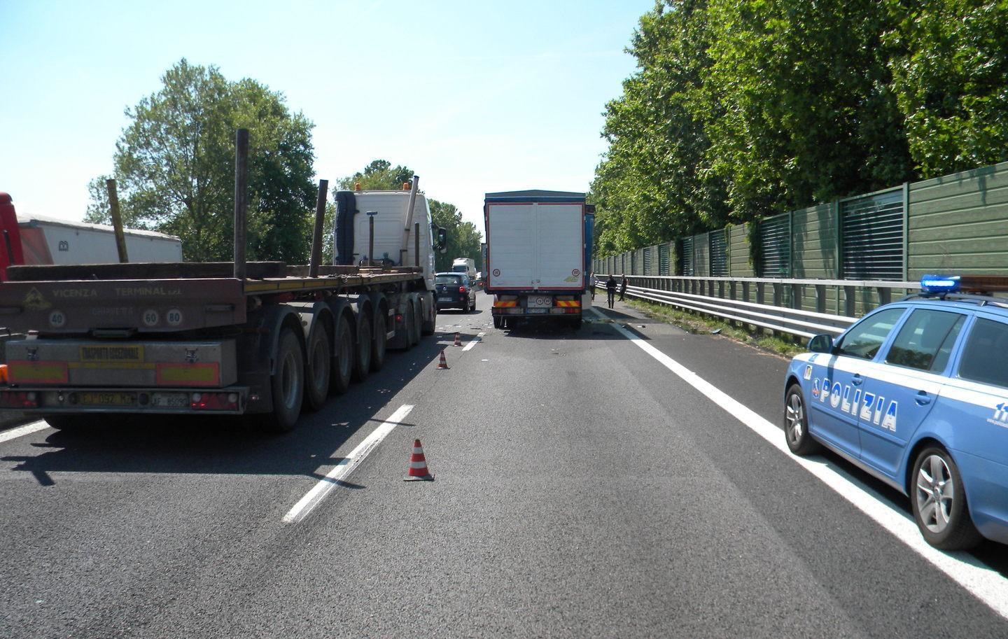 Tamponamento fra Tir Due autisti all’ospedale 