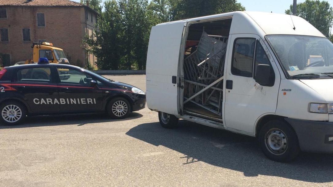 Reggio Emilia: tentano di rubare ferro nell'ex caseificio, tre arresti