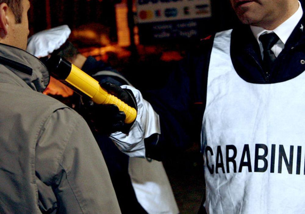 Guastalla, motociclista si presenta in caserma ubriaco, denunciato 