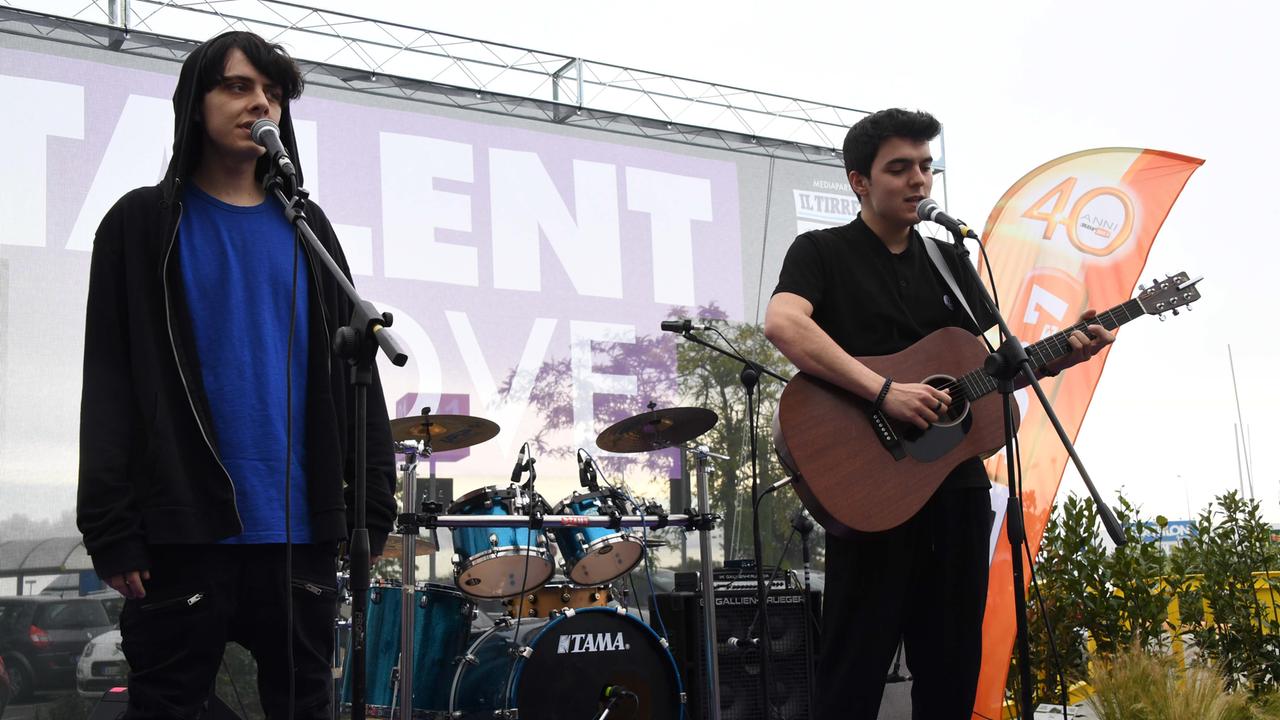 Gli Urban Strangers sul palco del Centro dei Borghi di Navacchio (Foto Franco Silvi)
