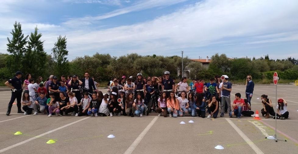 Tutti in bici per imparare il codice della strada 