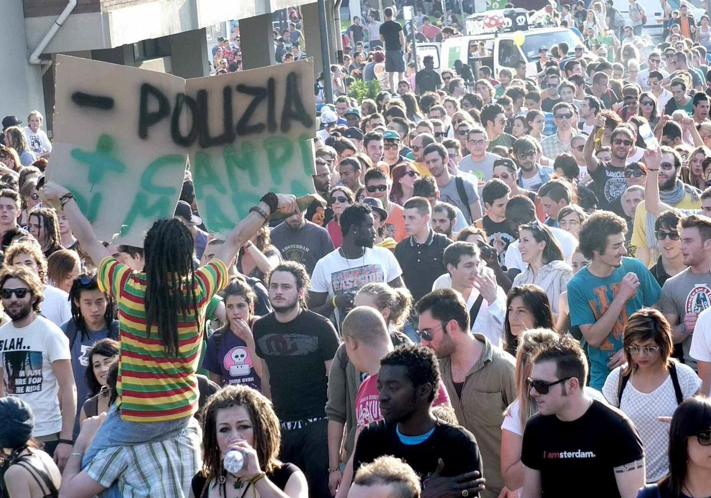 Canapisa, l’invasione degli antiproibizionisti La rabbia dei residenti 