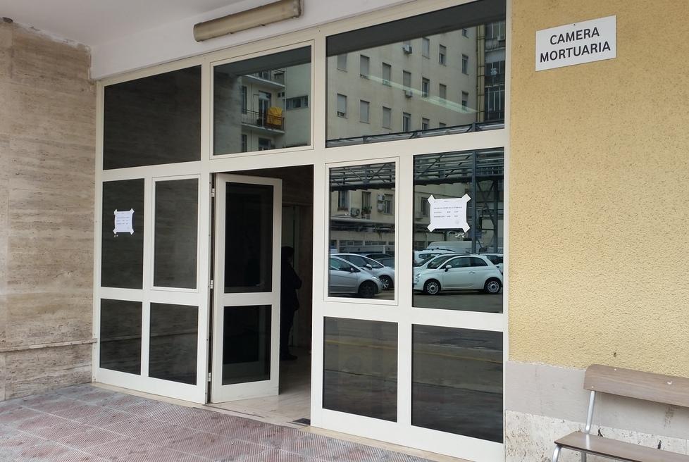 Giallo dopo il funerale a Sassari: la bimba sepolta non è loro 