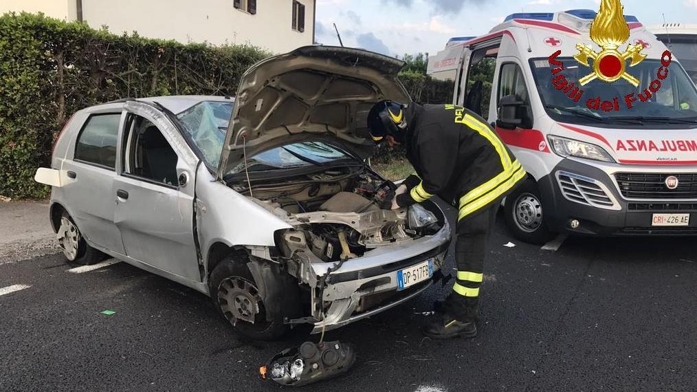 Si schianta con l’auto e muore a 58 anni 