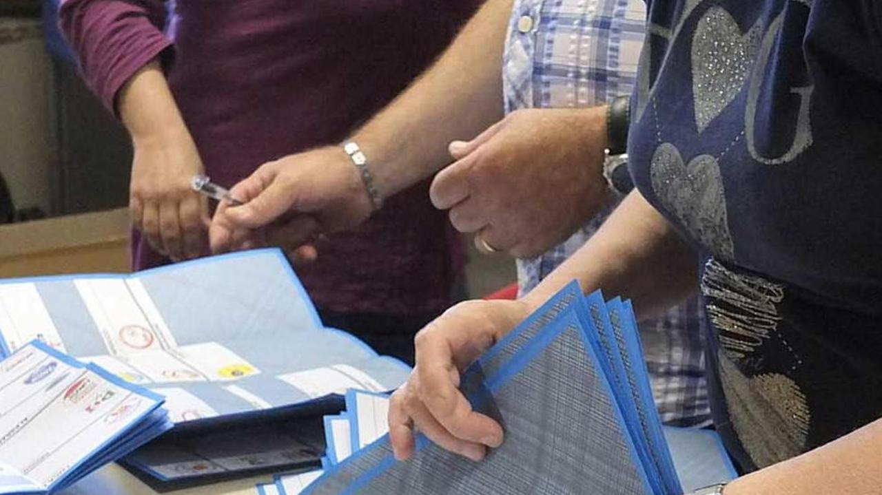 L’esercito di 348 scrutatori ecco nomi e criteri di scelta