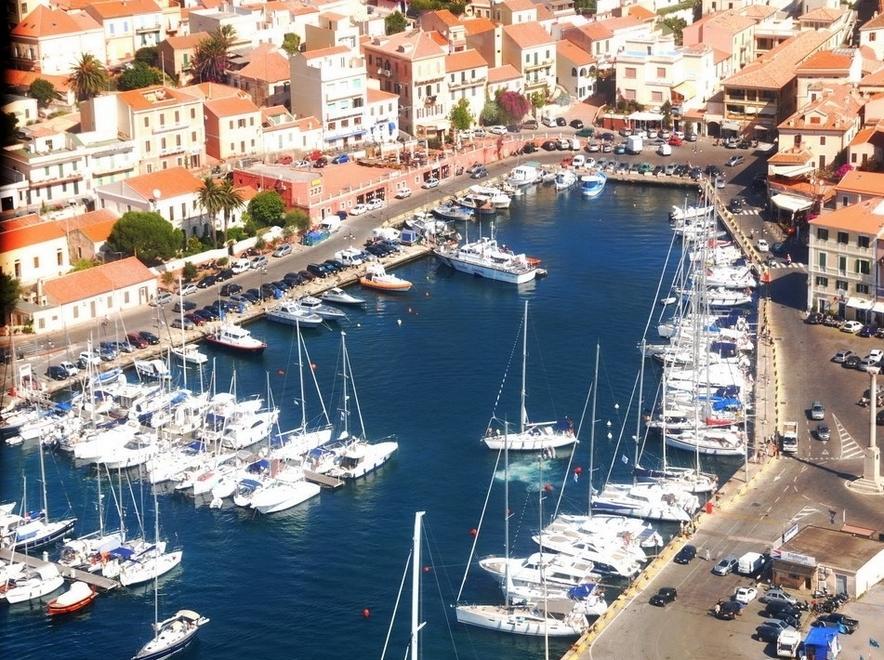 L’ok ai pontili galleggianti adesso lo darà il Comune 