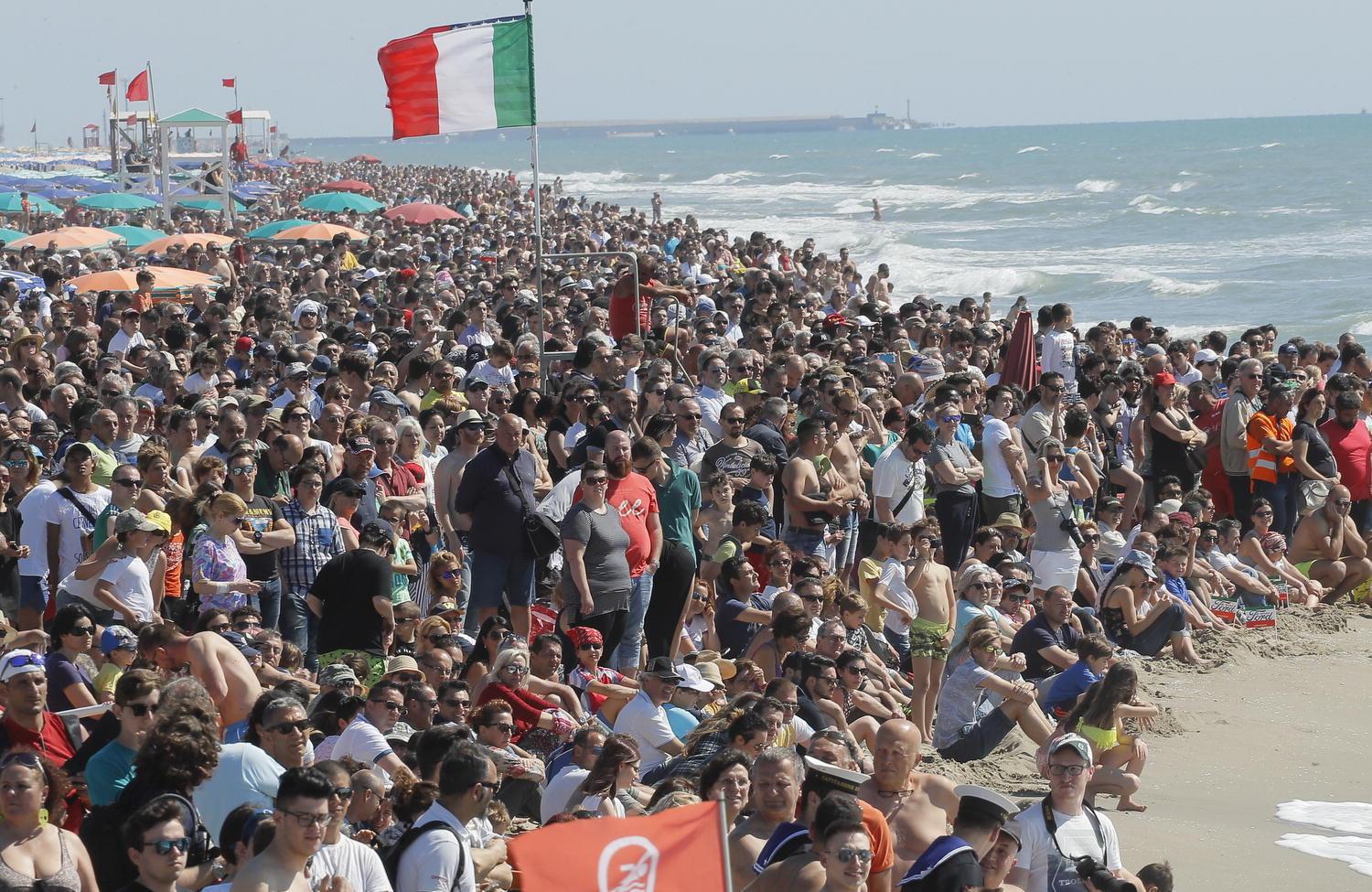 La folla sulla spiaggia