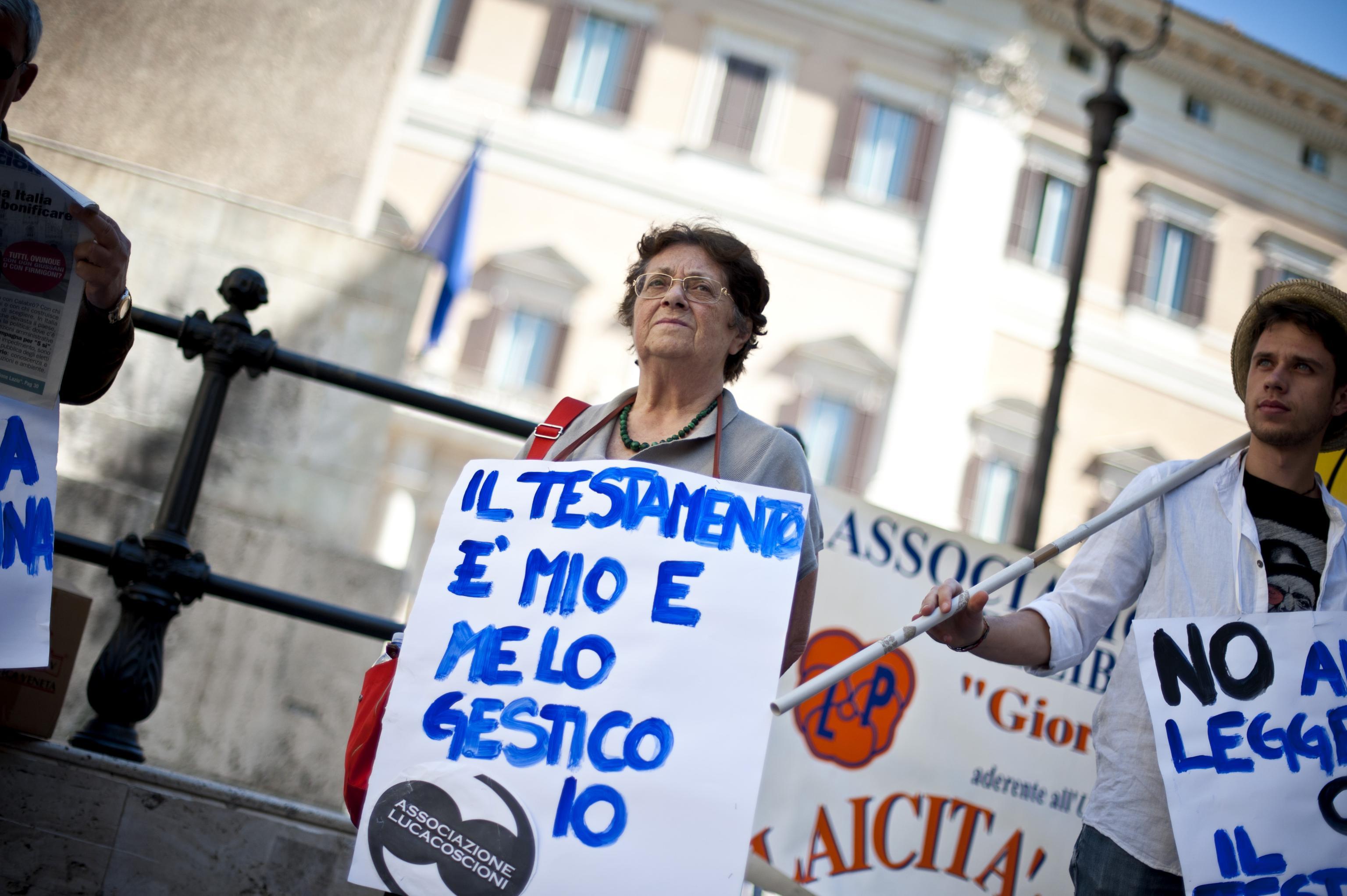 Una manifestazione nazionale a favore della legge sul testamento biologico