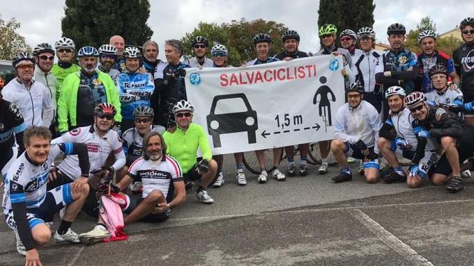 Rispetta la distanza: nasce la campagna “Salvaciclisti”