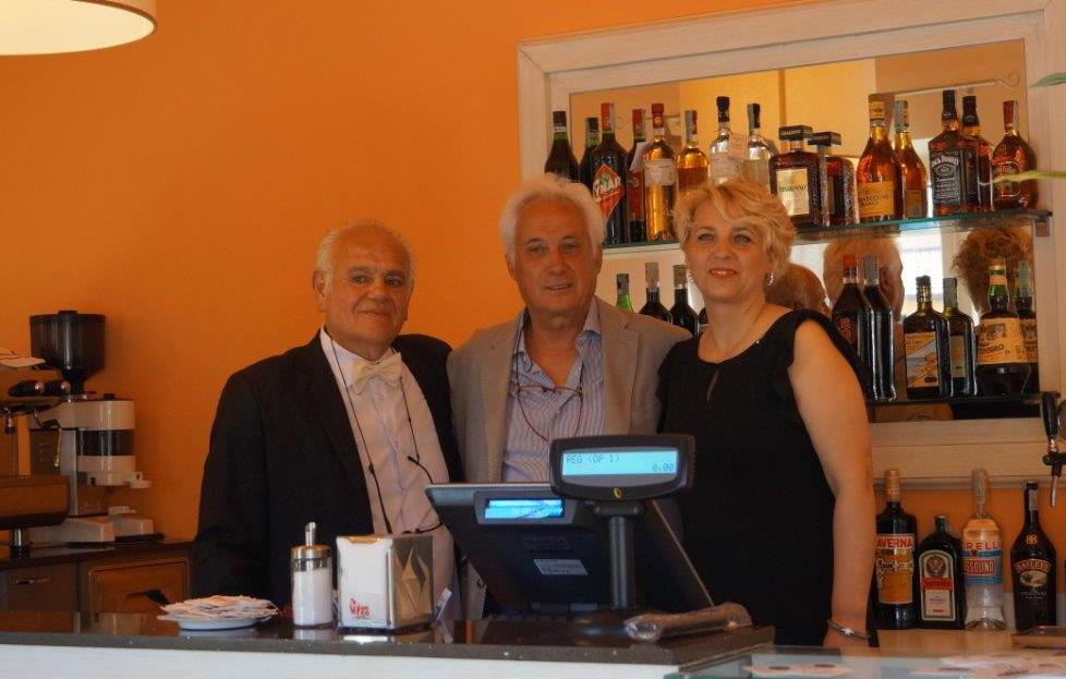 La trattoria Da Nella fa il compleanno