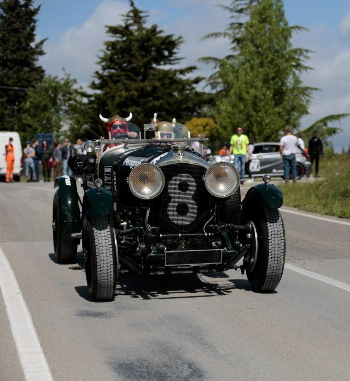 Tappa a Baratti per Crazyrun, la corsa di auto più pazza