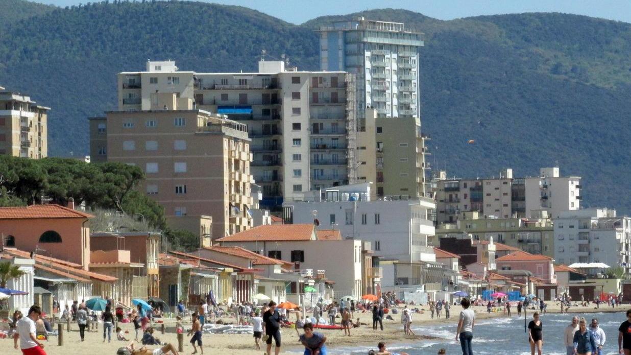 «Il nostro mare è pulito e tutto balneabile»