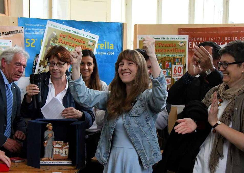 “A noi due prof ” Le braccia al cielo della Chiabrando 