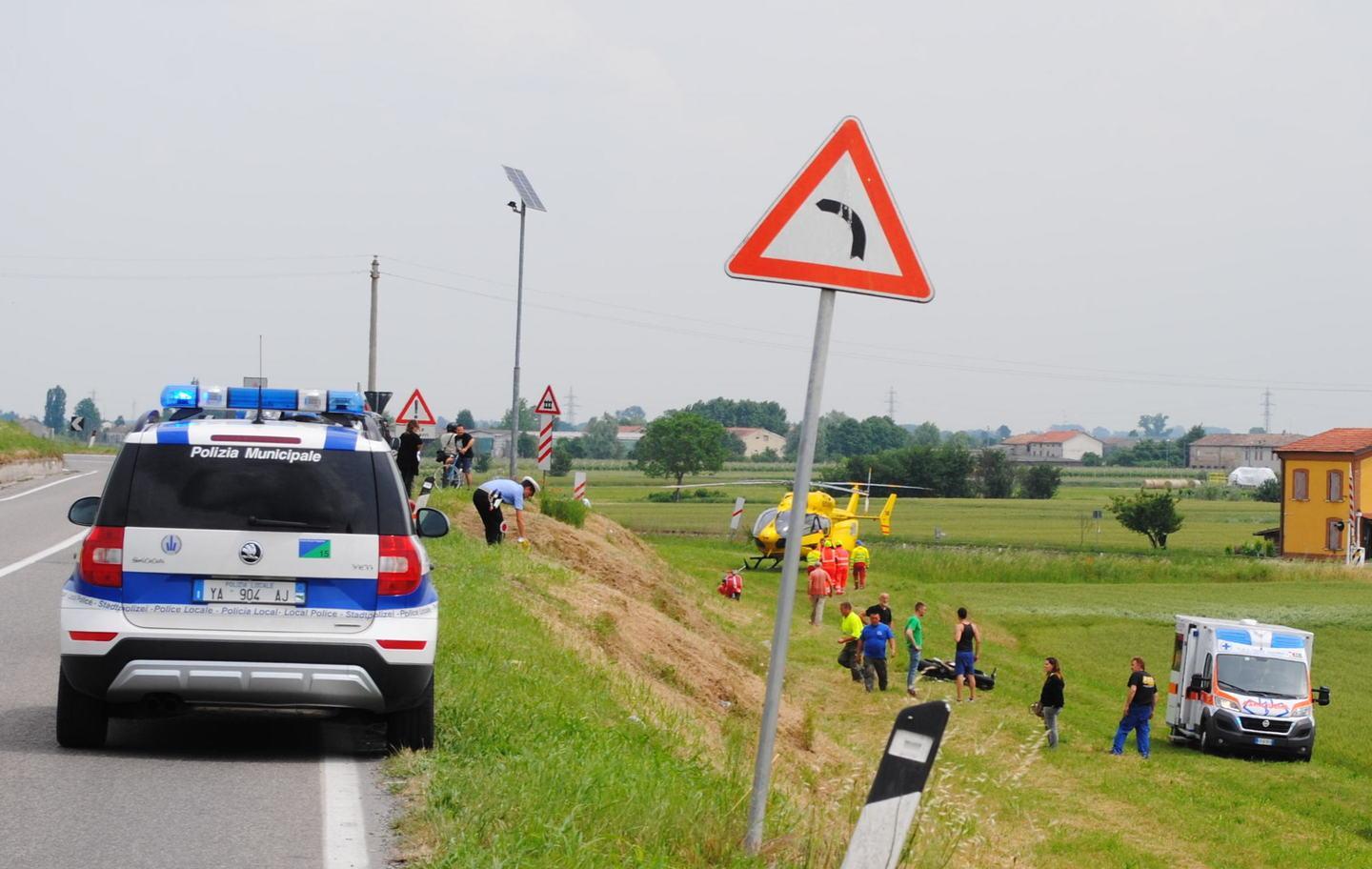 Cade con la moto nell’argine Centauro 24enne in ospedale