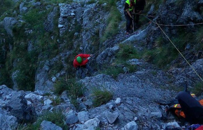 Grandine sulle Apuane, muore escursionista 