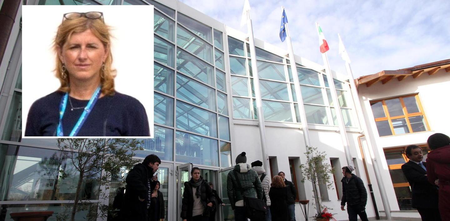 Il Ferraris piange la prof: «Sei stata la nostra luce»  