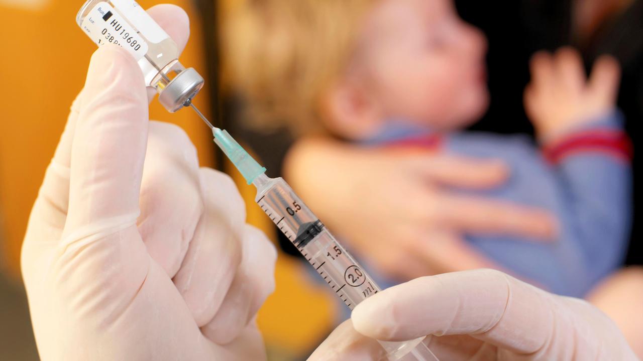 Migliaia di bimbi devono vaccinarsi entro settembre
