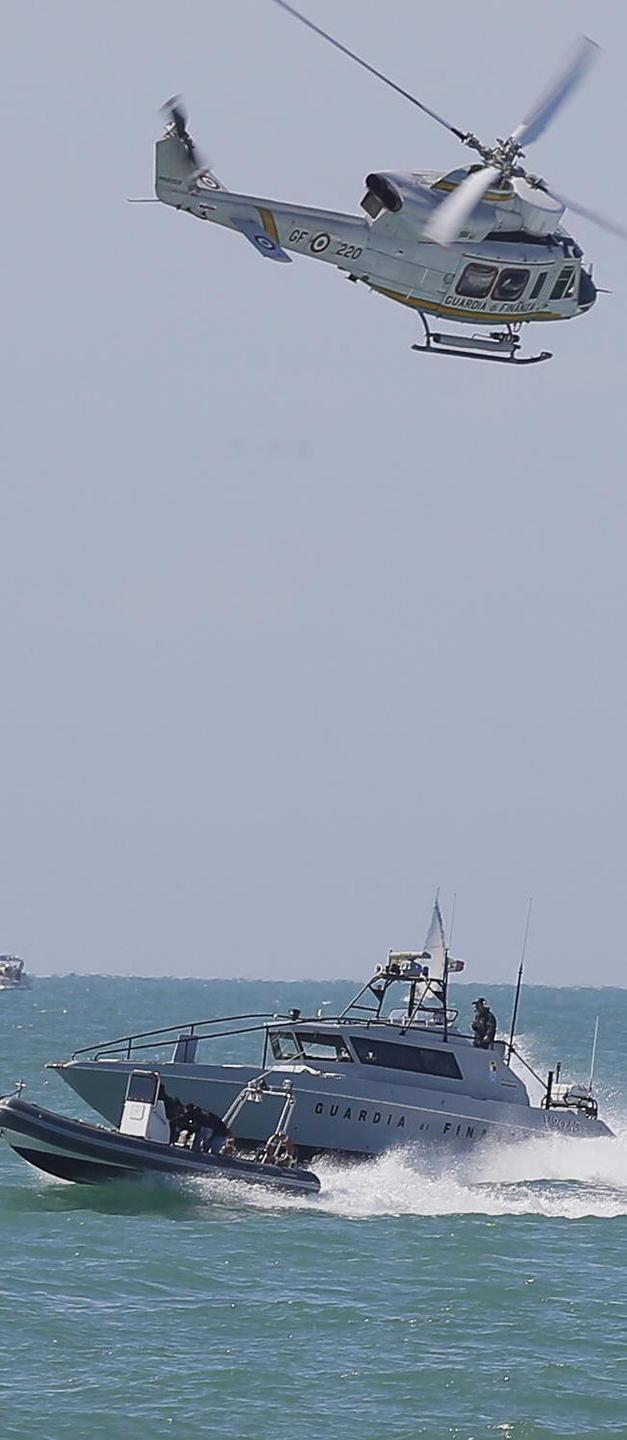 Airshow, file di un’ora per il simulatore di volo 