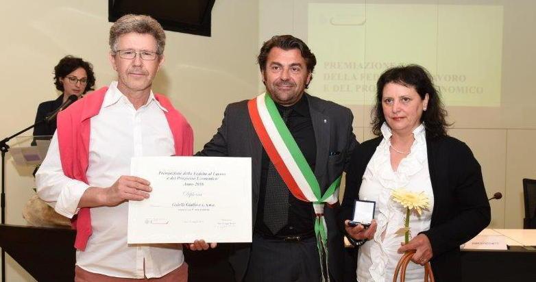 Bagni, cave, negozi: ecco i decani del lavoro 