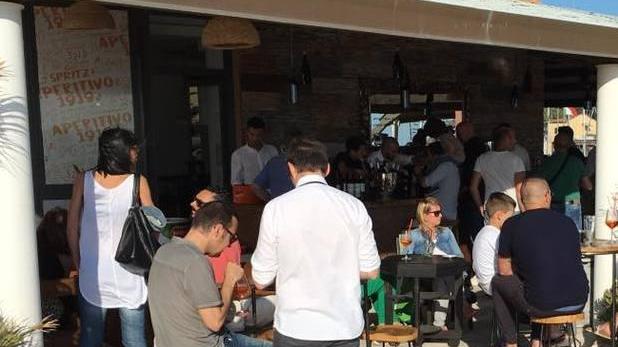 Un bar balinese sul porto La sfida dei due “gabbiani”