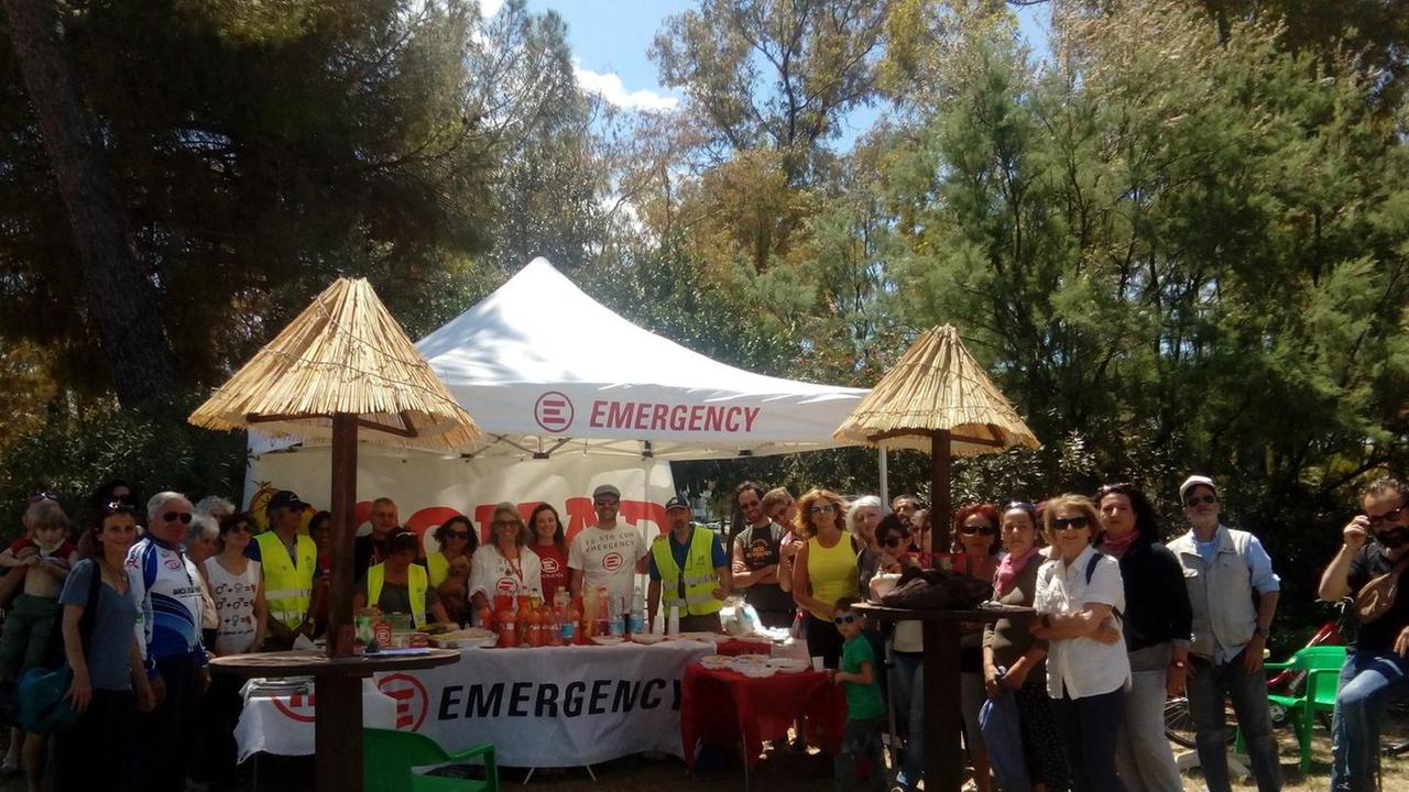 Pedalata solidale con Emergency