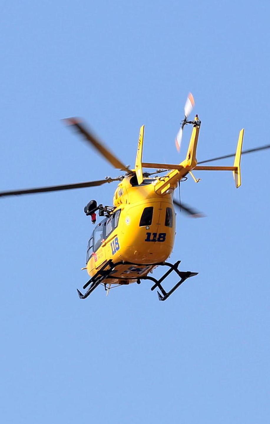 Scontro fra 4 auto e una moto Una donna è grave a Cisanello