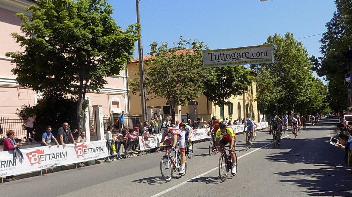 Guizzo in volata e Pisani trionfa al memorial Bettarini