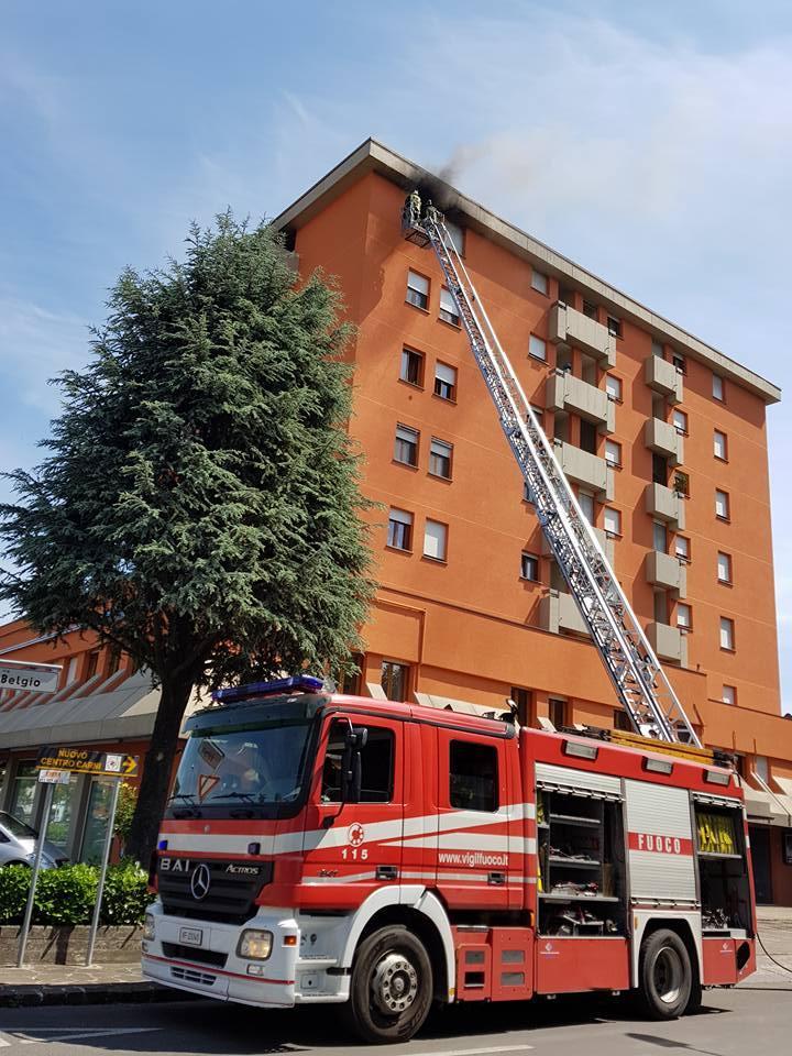 Carpi, incendio in casa di un’anziana: quaranta evacuati 