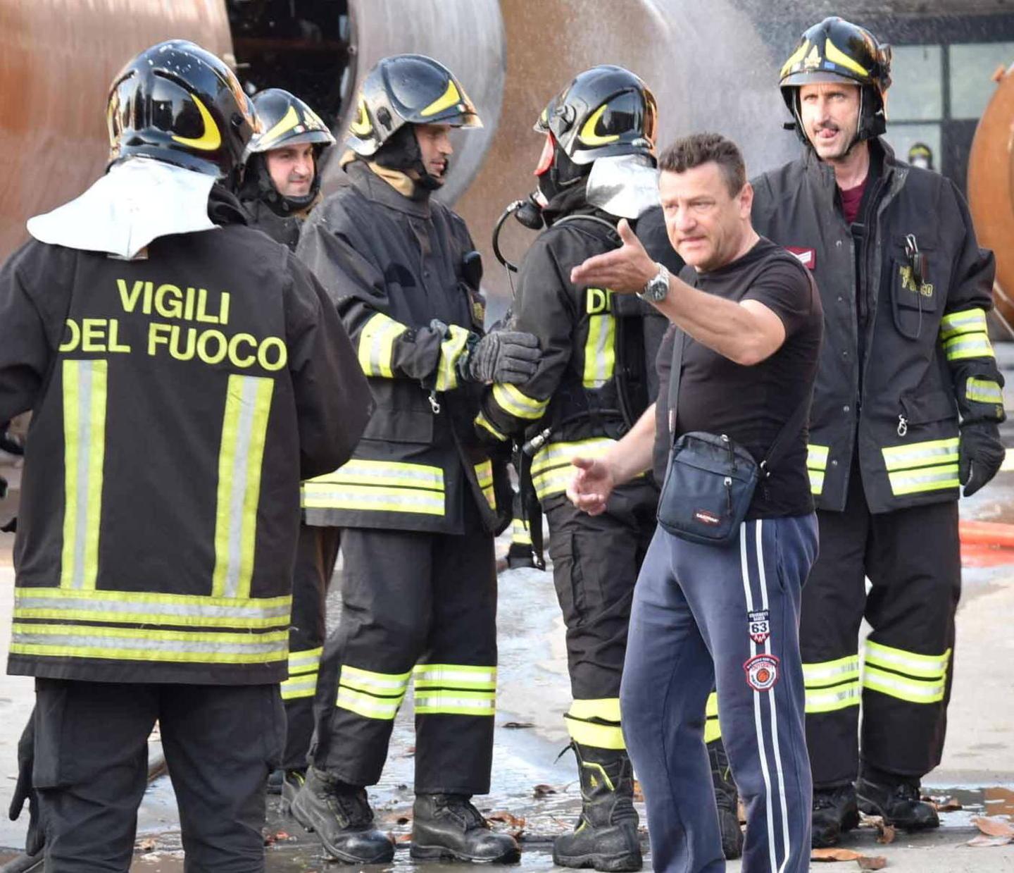 Rischio ambientale dopo il rogo in azienda a Cerreto Guidi