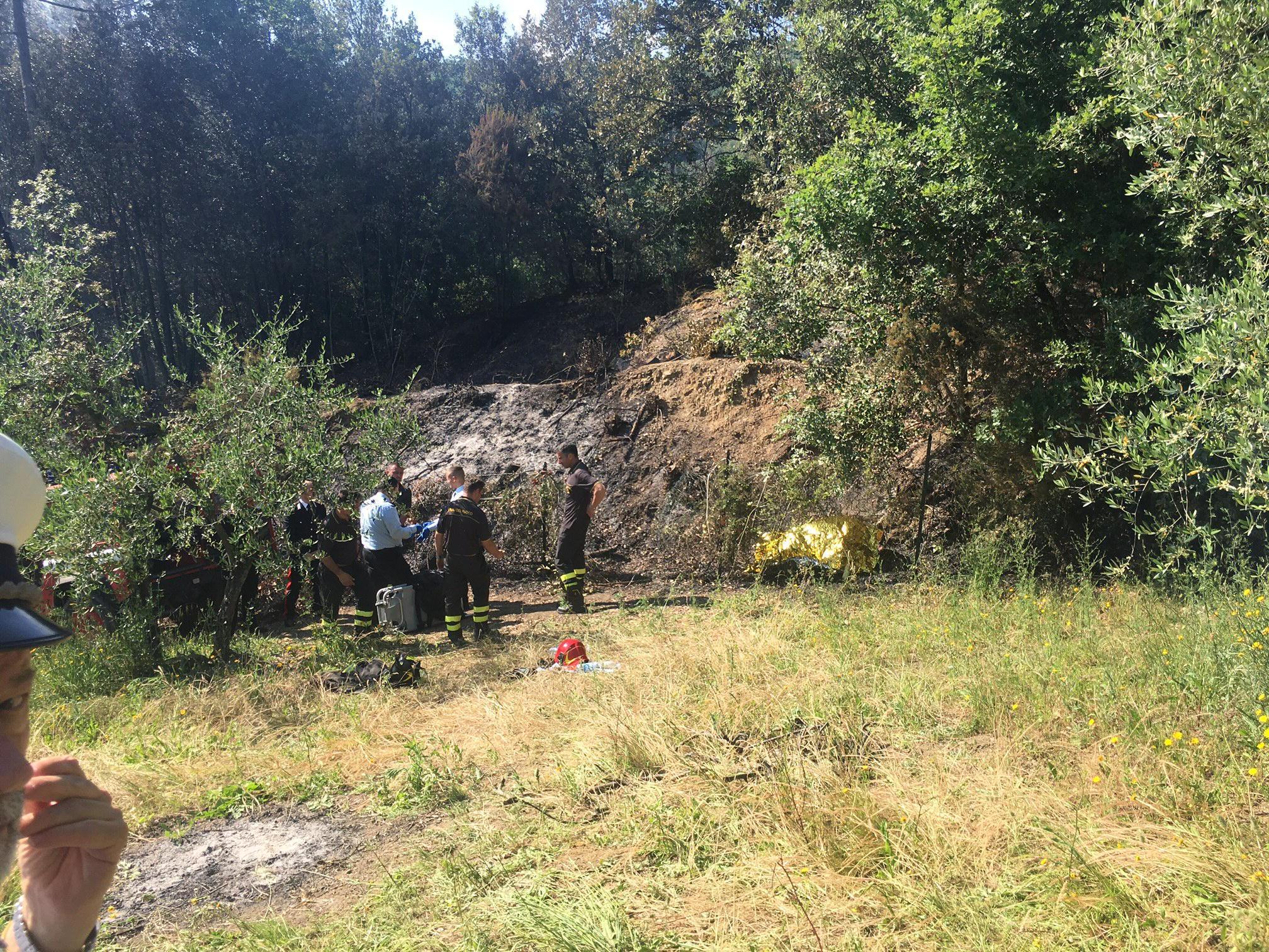 Municipale e Vigili del fuoco sul luogo dell'incendio (foto Nucci)