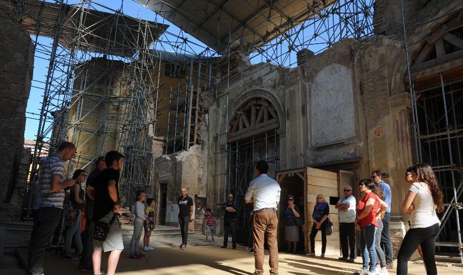 Nel cuore della chiesa distrutta dal sisma