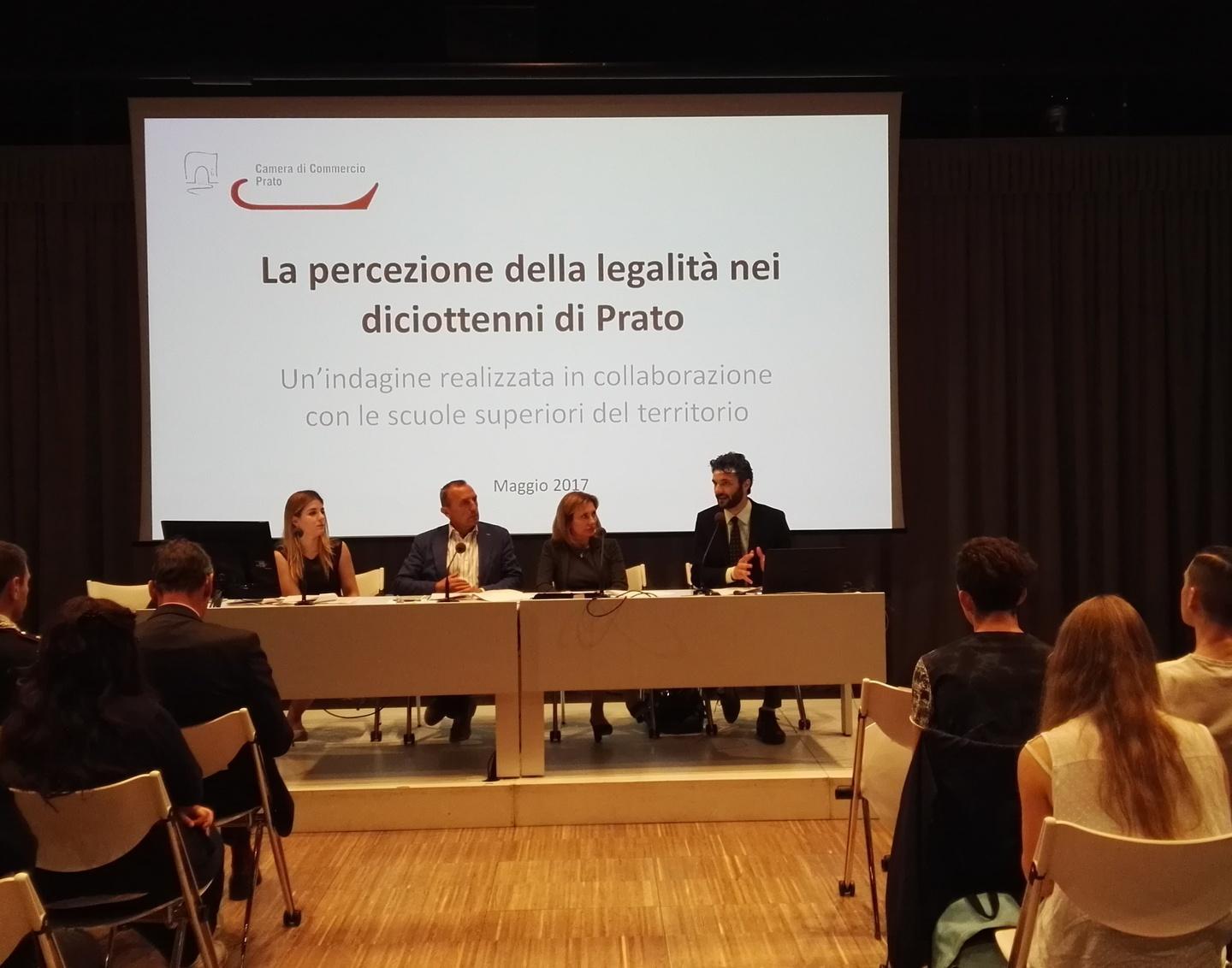 Gli studenti: «Sì, a Prato c’è un problema di legalità»   