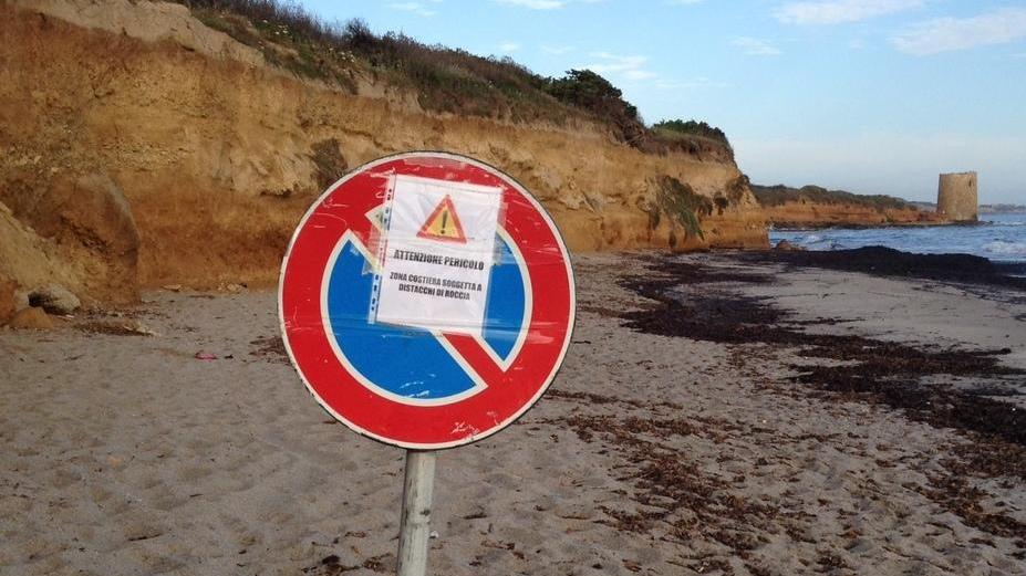 Erosione costiera a Porto Torres, una estate a ostacoli 