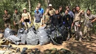 È guerra aperta contro l’inciviltà I giocatori di Softair ripuliscono il bosco