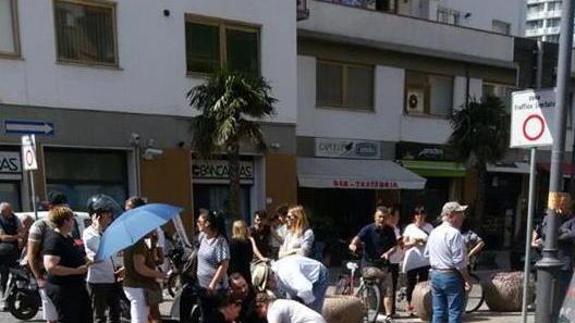 Attende un’ora i soccorsi dopo un incidente in città