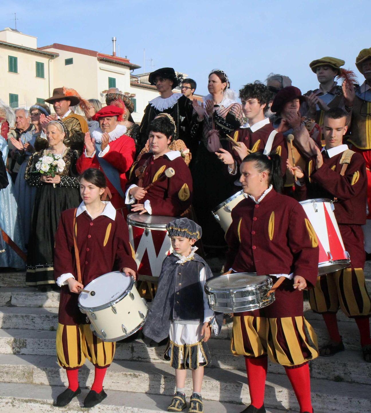Processione da record In 2mila fino al Mediceo 
