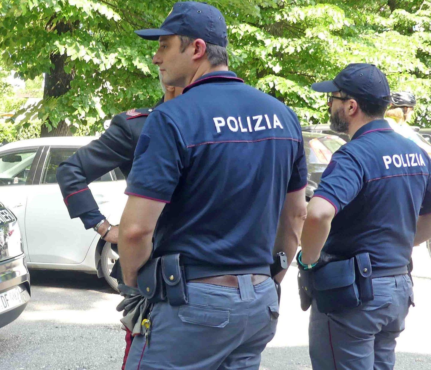 Spacciava droga  Ad uno straniero  primo Daspo urbano 