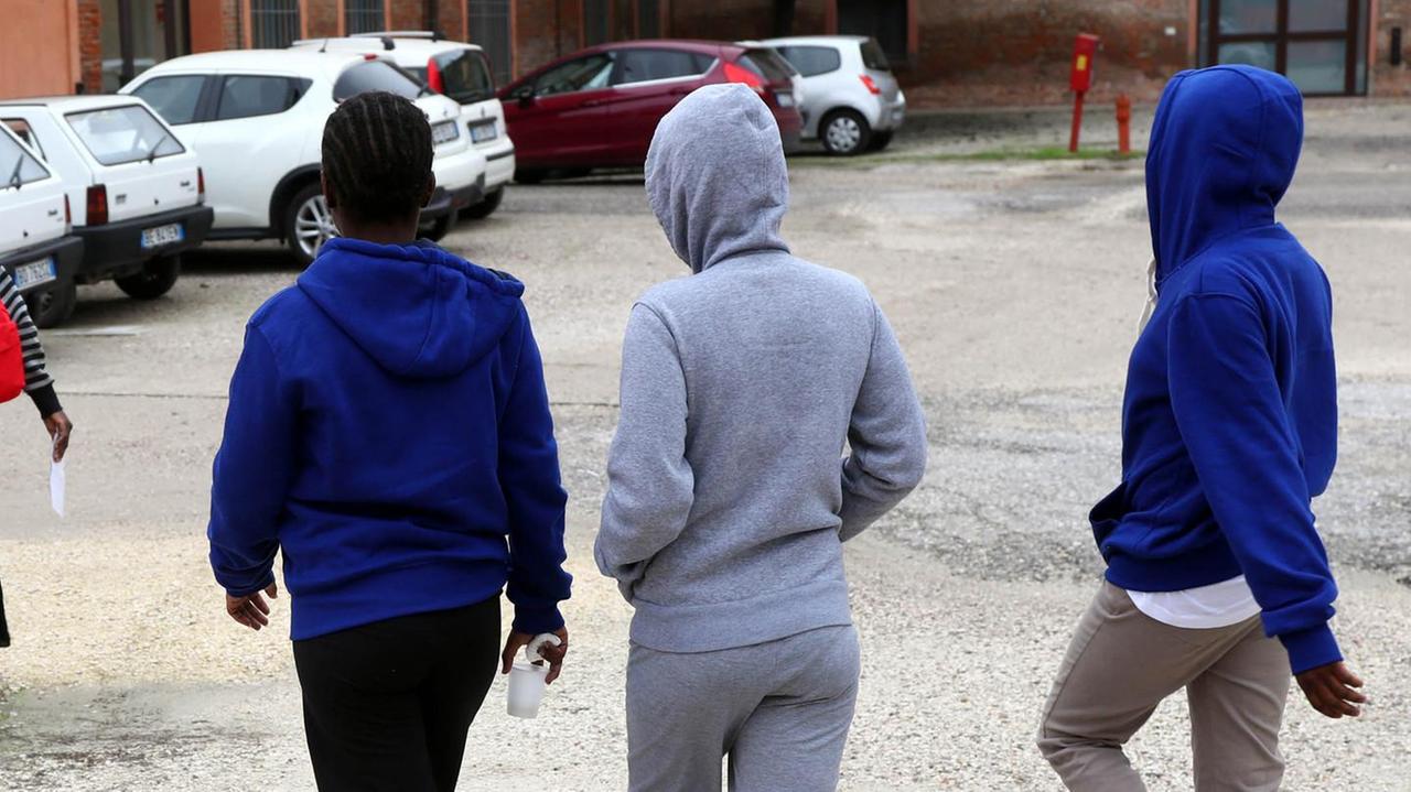 Profughi, più vicini requisizioni o campi